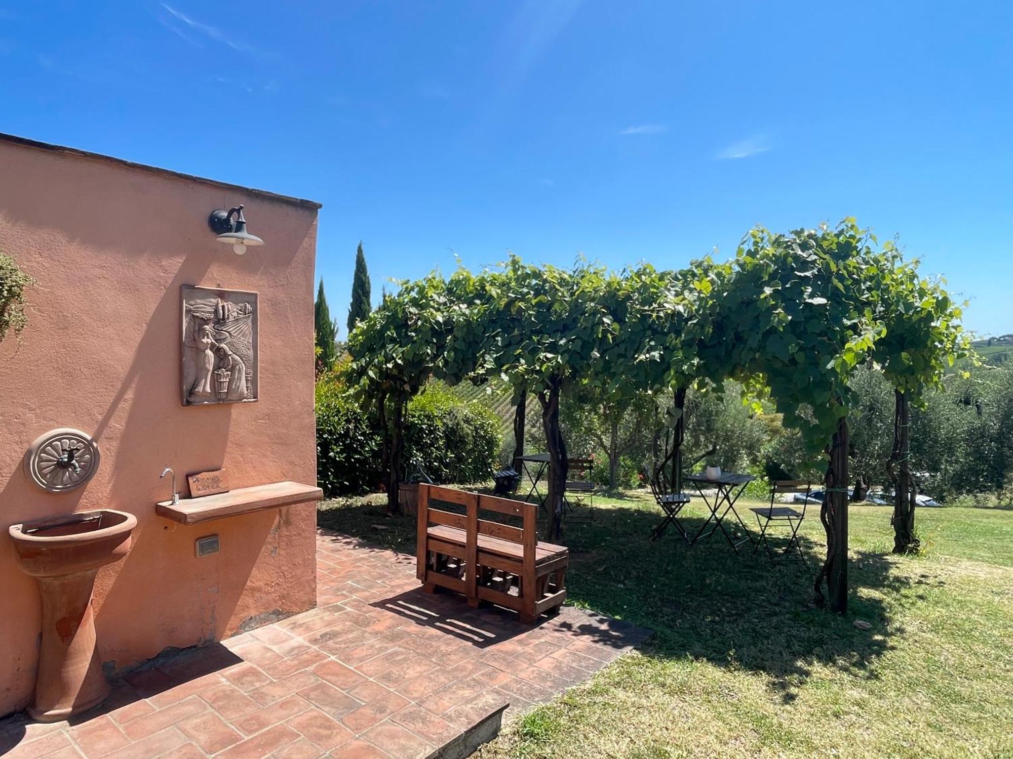 Agriturismo Corte In Poggio Stabbia Luaran gambar